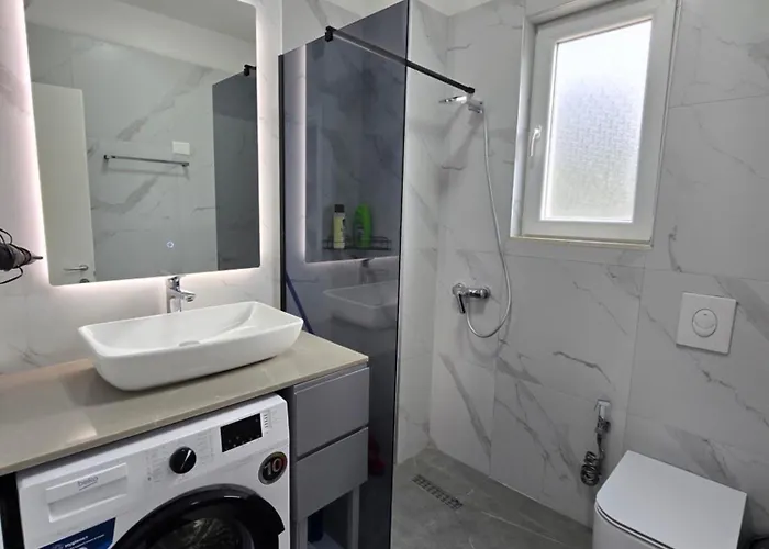 Olive Breeze Drymades * Dhërmi