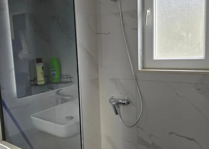 Olive Breeze Drymades